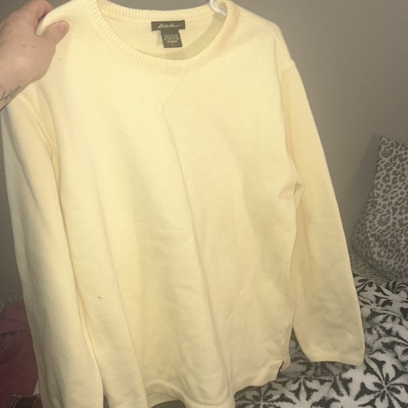 Pale yellow sweater! - Picture 4 of 4